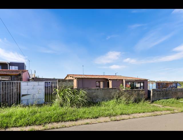2 BEDROOM HOUSE FOR SALE IN BUFFALO FLATS